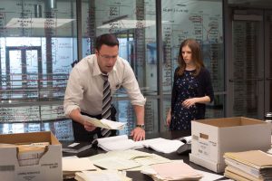The accountant (Ben Affleck) and Dana (Anna Kendrick)