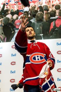 montreal_canadiens_squad_announcement_2016-17_dsc6548_new_hab_alexander_radulov_tosses_a_shirt_to_the_crowd