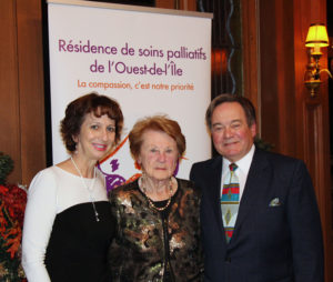 From left: Teresa Dellar, Executive Director and Co-Founder of the West Island Palliative Care Residence; Anne Myles, Honorary President of the 2016 Wine Auction and Dinner; and Glenn Leduc, Chair of the 2016 Wine Auction and Dinner.