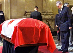 Fidel Castro at City Hall paying his respects to former Prime Minister Pierre Trudeau