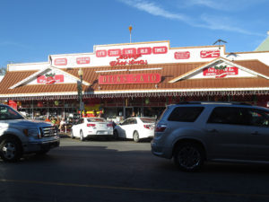 exterior-of-dicks-5-10-store-in-historic-downtown-branson