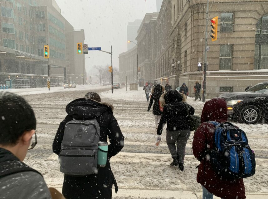 Widespread snow hits Toronto before bitter cold start to Family Day