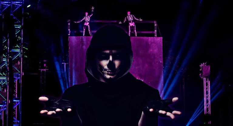 Halloween haunt opens at Canada's Wonderland