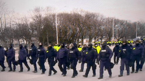 Windsor Police clear blockade at Ambassador Bridge