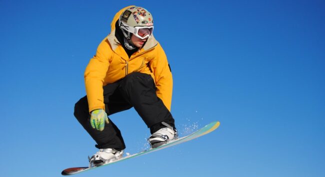 Massive ski hill in Nathan Phillips Square