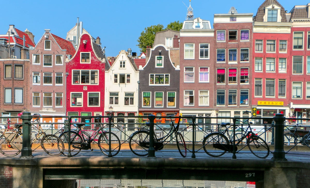 PLAY launches flights from Hamilton to Amsterdam