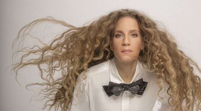 Amanda Marshall releases new single