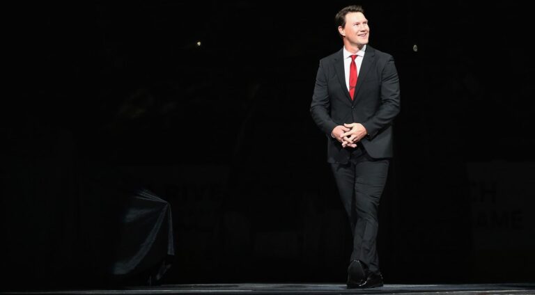 Maple Leafs hire Shane Doan